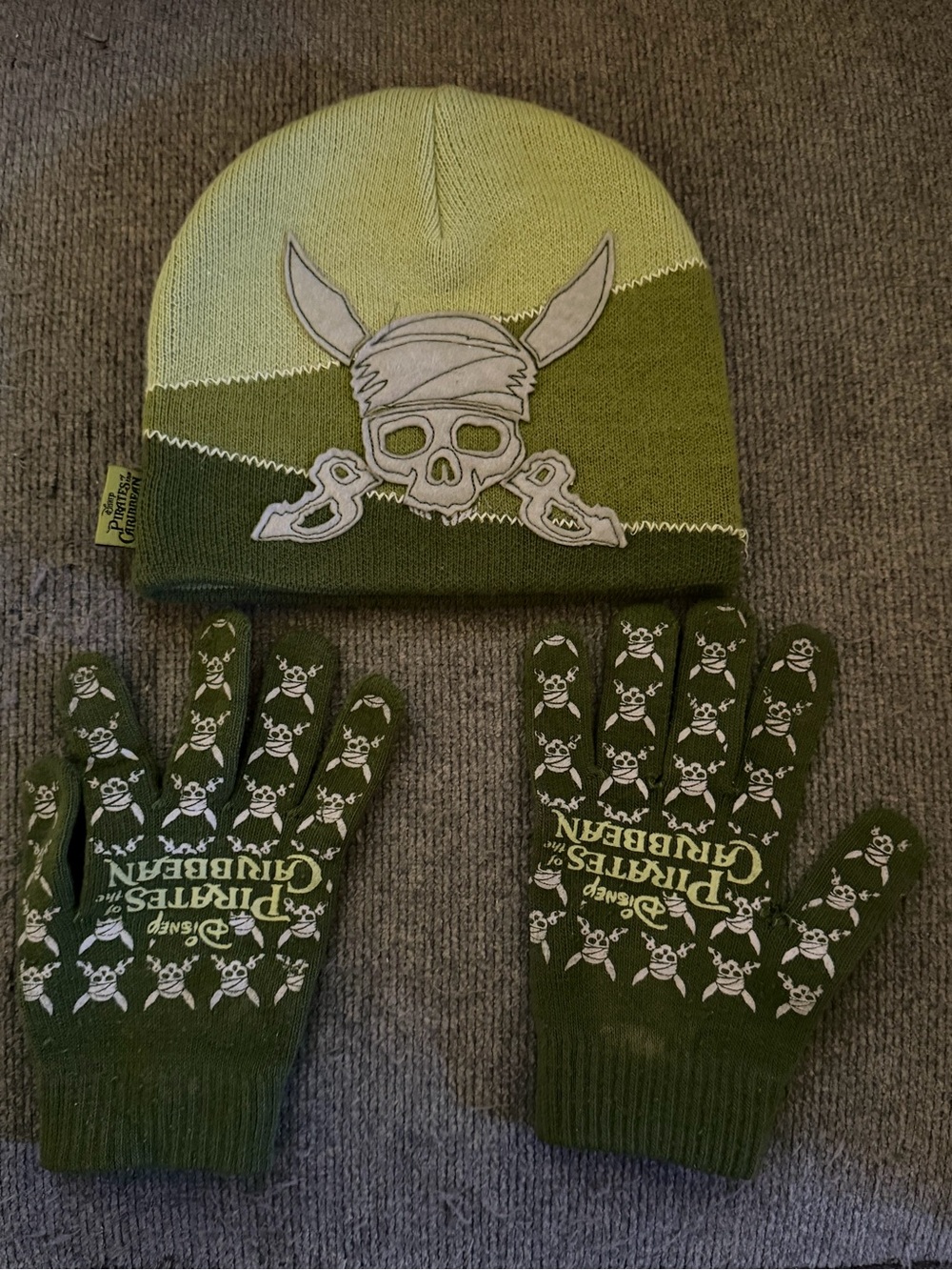 Disney kids Pirates of the Caribbean beanie and gloves set